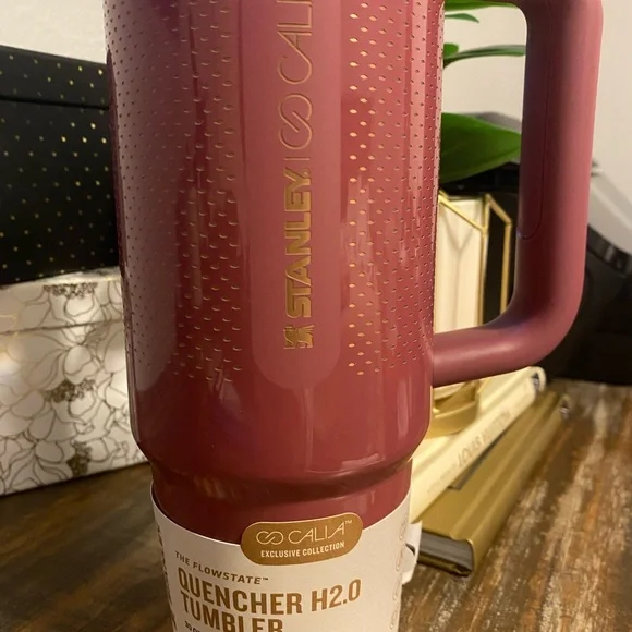 Stanley Quencher H2.0 Limited Edition Tumbler - Picture 2 of 2